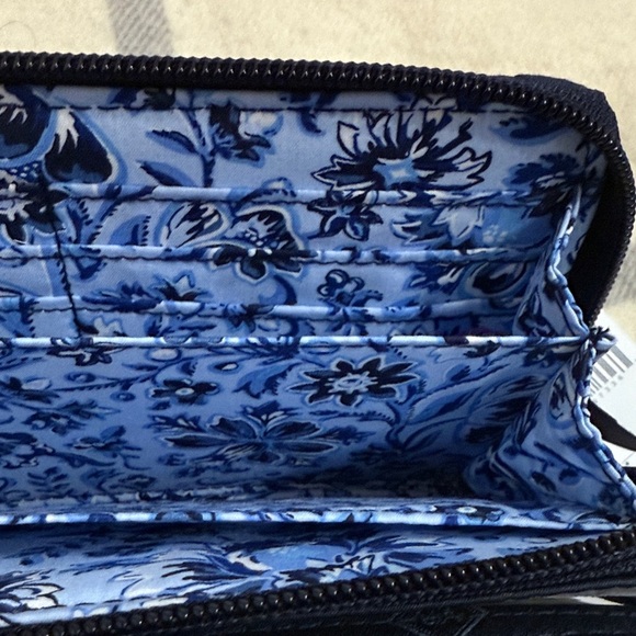 Vera Bradley Navy RFID Turnlock Quilted Wallet - Picture 9 of 12